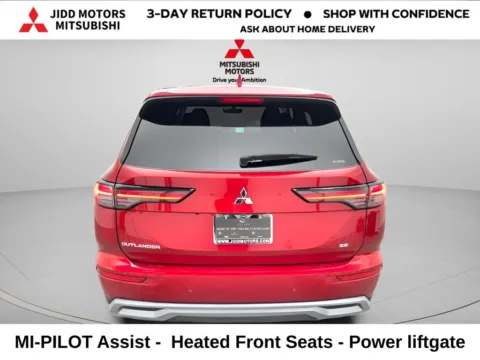 More photos of 2025 Mitsubishi Outlander SE at Jidd Motors Mitsubishi, IL