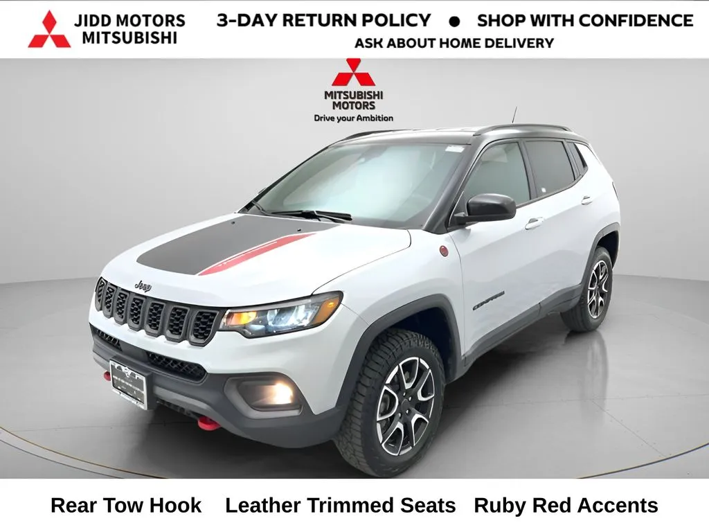 Silver 2025 Jeep Compass Trailhawk for sale in Des Plaines, IL