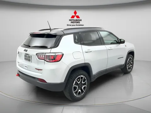 More photos of 2025 Jeep Compass Trailhawk at Jidd Motors Mitsubishi, IL