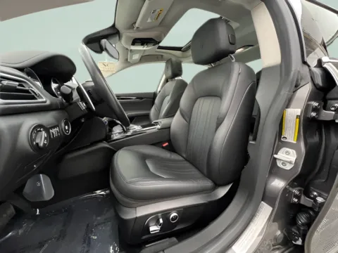 More photos of 2022 Maserati Ghibli Modena Q4 at Jidd Motors Mitsubishi, IL