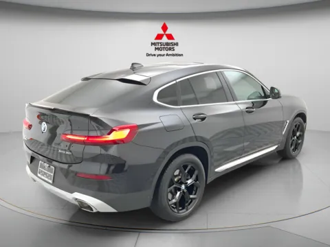 More photos of 2025 BMW X4 xDrive30i at Jidd Motors Mitsubishi, IL