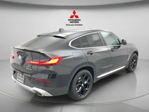 More photos of 2025 BMW X4 xDrive30i at Jidd Motors Mitsubishi, IL