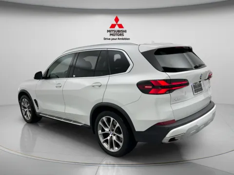 More photos of 2025 BMW X5 xDrive40i at Jidd Motors Mitsubishi, IL