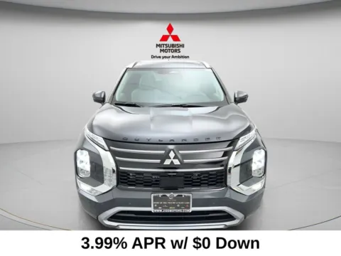 Photos of 2026 Mitsubishi Outlander SEL for sale in Des Plaines, IL at Jidd Motors Mitsubishi