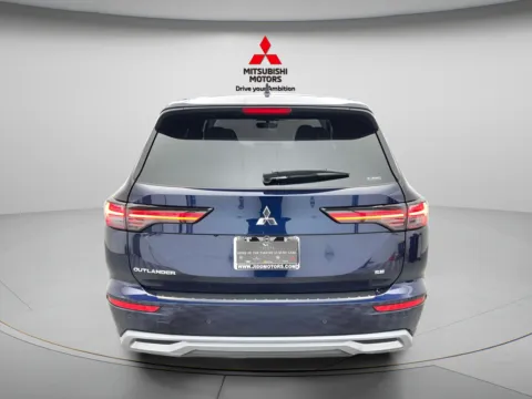 More photos of 2026 Mitsubishi Outlander SE at Jidd Motors Mitsubishi, IL