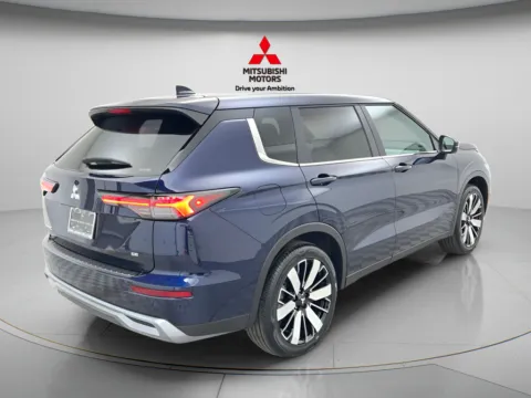 More photos of 2026 Mitsubishi Outlander SE at Jidd Motors Mitsubishi, IL