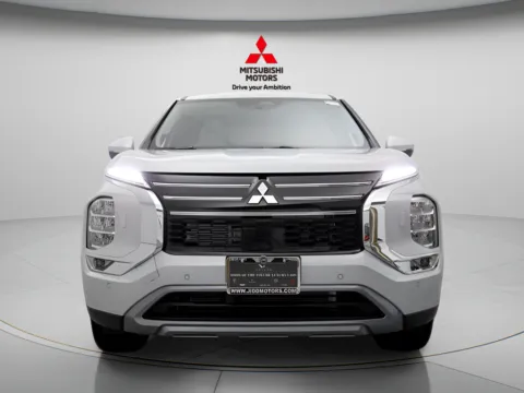 More photos of 2026 Mitsubishi Outlander SE at Jidd Motors Mitsubishi, IL