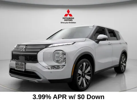 Photos of 2026 Mitsubishi Outlander SE for sale in Des Plaines, IL at Jidd Motors Mitsubishi