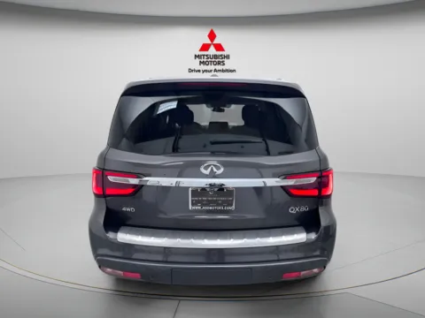 More photos of 2024 INFINITI QX80 LUXE at Jidd Motors Mitsubishi, IL