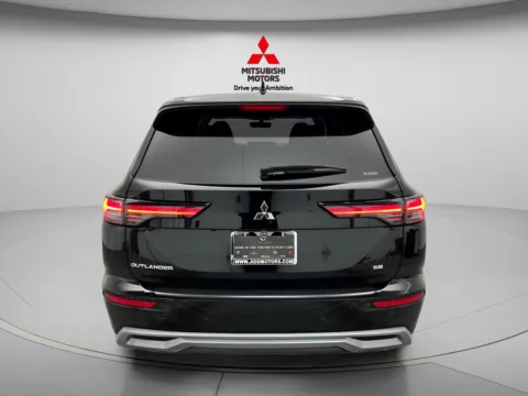 More photos of 2026 Mitsubishi Outlander SE at Jidd Motors Mitsubishi, IL