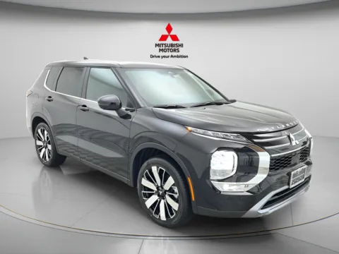 Another view of 2026 Mitsubishi Outlander SE for sale in Des Plaines, IL at Jidd Motors Mitsubishi