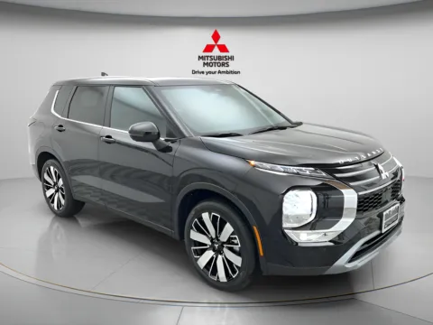 Another view of 2026 Mitsubishi Outlander SE for sale in Des Plaines, IL at Jidd Motors Mitsubishi