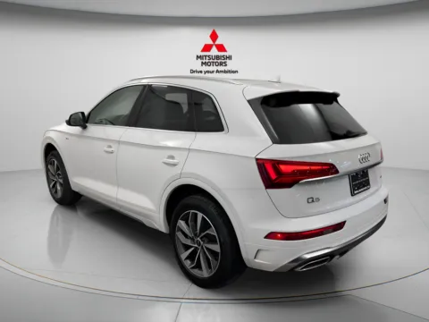 More photos of 2024 Audi Q5 45 S line Premium Plus at Jidd Motors Mitsubishi, IL