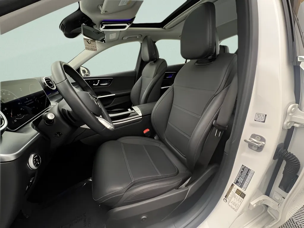 2025 Mercedes-Benz C-Class Sedan C 300 - Photo 26
