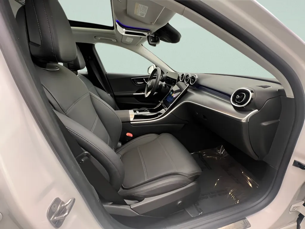 2025 Mercedes-Benz C-Class Sedan C 300 - Photo 6