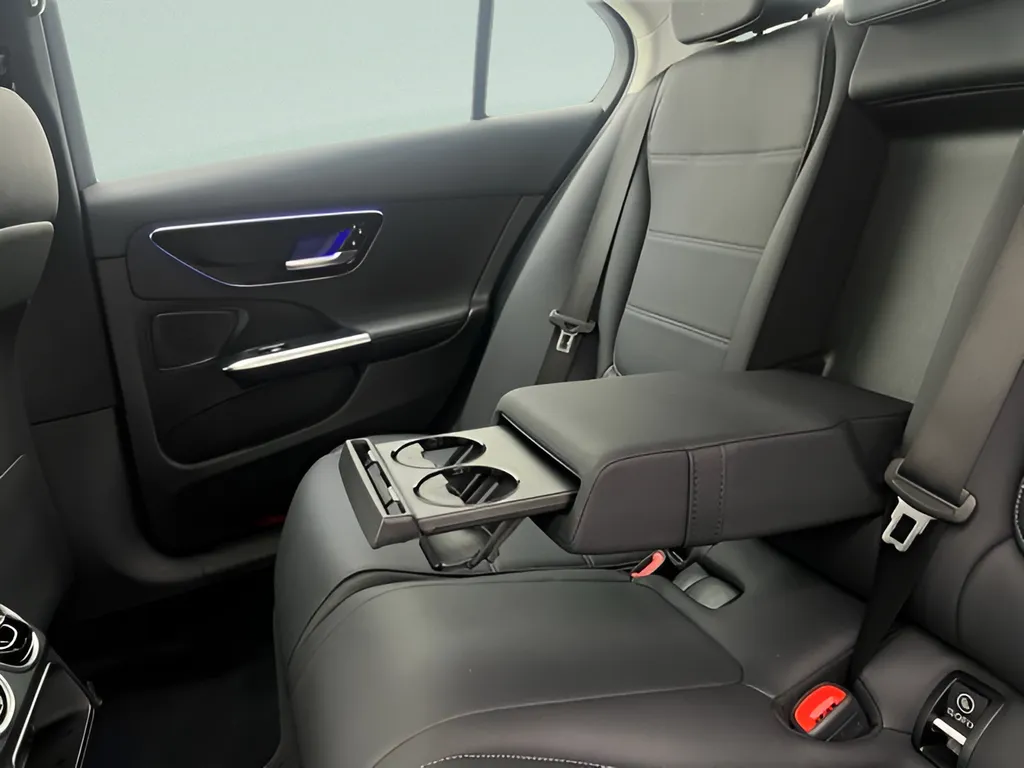 2025 Mercedes-Benz C-Class Sedan C 300 - Photo 30