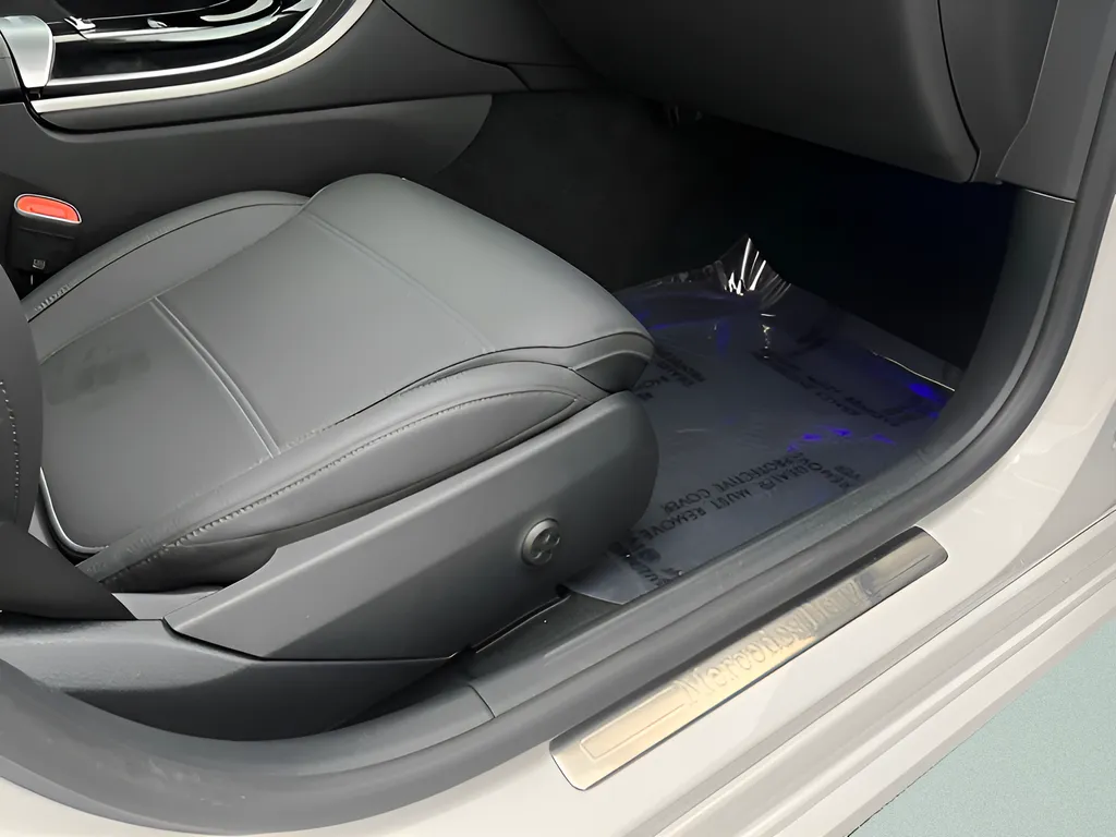 2025 Mercedes-Benz C-Class Sedan C 300 - Photo 34