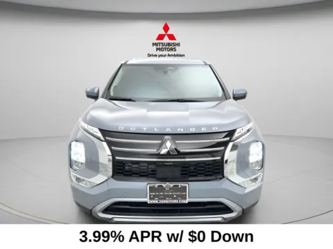 Photos of 2026 Mitsubishi Outlander SE for sale in Des Plaines, IL at Jidd Motors Mitsubishi