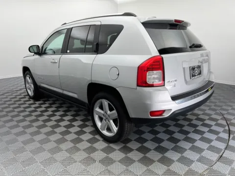 More photos of 2011 Jeep Compass Limited at Jidd Motors Mitsubishi, IL