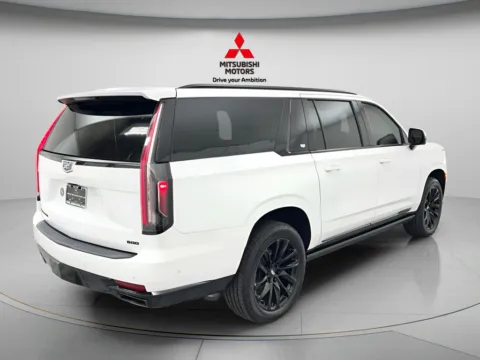 More photos of 2022 Cadillac Escalade ESV Sport at Jidd Motors Mitsubishi, IL