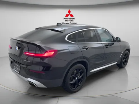 More photos of 2024 BMW X4 xDrive30i at Jidd Motors Mitsubishi, IL