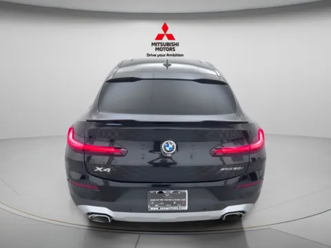 More photos of 2024 BMW X4 xDrive30i at Jidd Motors Mitsubishi, IL