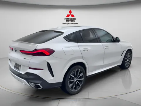 More photos of 2025 BMW X6 xDrive40i at Jidd Motors Mitsubishi, IL