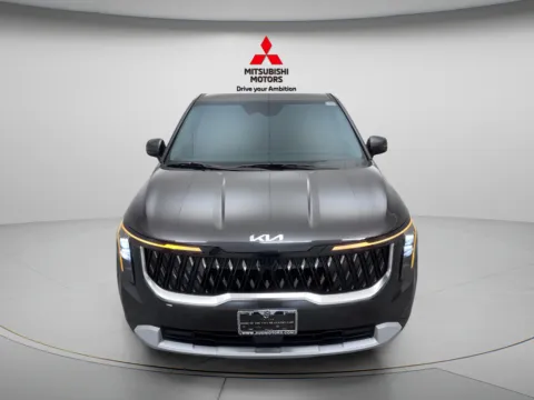 Photos of 2026 Kia Carnival LXS for sale in Des Plaines, IL at Jidd Motors Mitsubishi