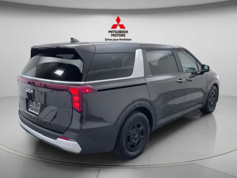 More photos of 2026 Kia Carnival LXS at Jidd Motors Mitsubishi, IL
