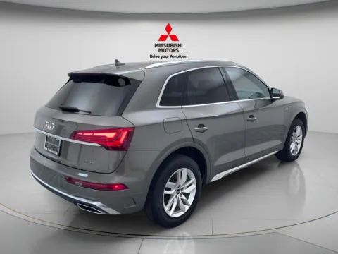 More photos of 2023 Audi Q5 45 S line Premium at Jidd Motors Mitsubishi, IL