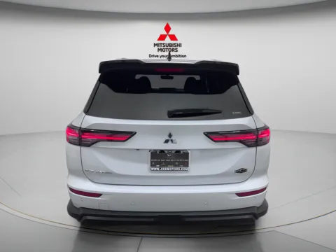 More photos of 2026 Mitsubishi Outlander Trail Edition at Jidd Motors Mitsubishi, IL