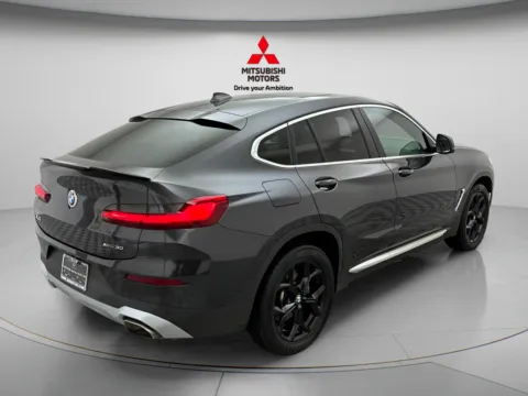 More photos of 2025 BMW X4 xDrive30i at Jidd Motors Mitsubishi, IL
