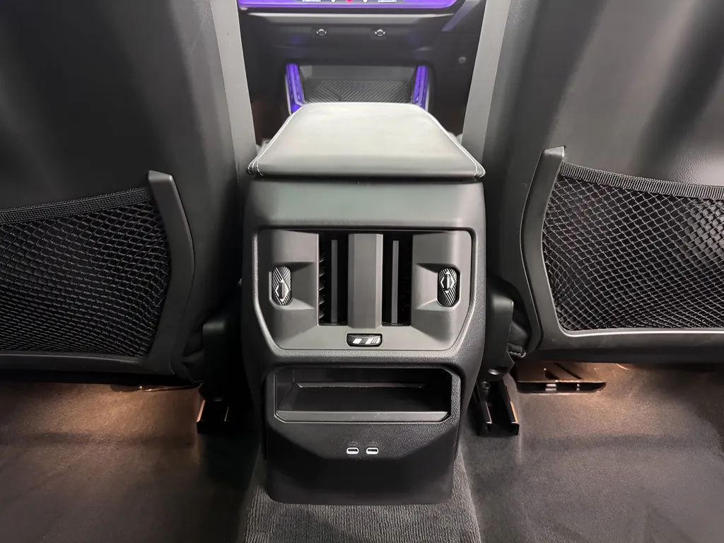 Photo 33