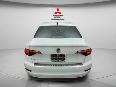 More photos of 2019 Volkswagen Jetta SEL at Jidd Motors Mitsubishi, IL