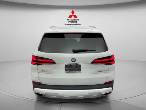 More photos of 2025 BMW X5 xDrive50e at Jidd Motors Mitsubishi, IL