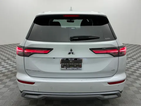 More photos of 2025 Mitsubishi Outlander SE at Jidd Motors Mitsubishi, IL