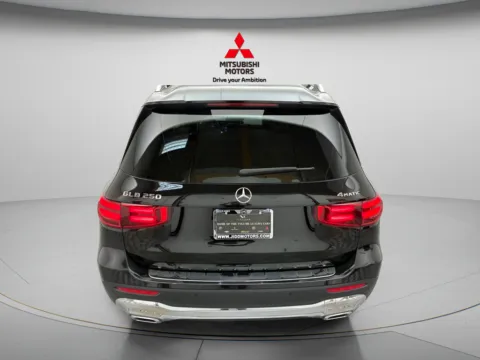 More photos of 2025 Mercedes-Benz GLB 250 at Jidd Motors Mitsubishi, IL