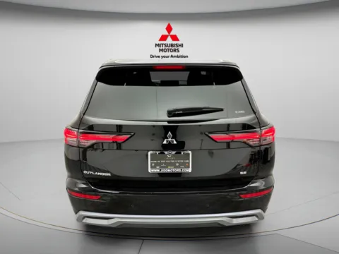 More photos of 2025 Mitsubishi Outlander SE at Jidd Motors Mitsubishi, IL