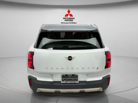 More photos of 2025 MINI Cooper S Countryman Signature Plus at Jidd Motors Mitsubishi, IL