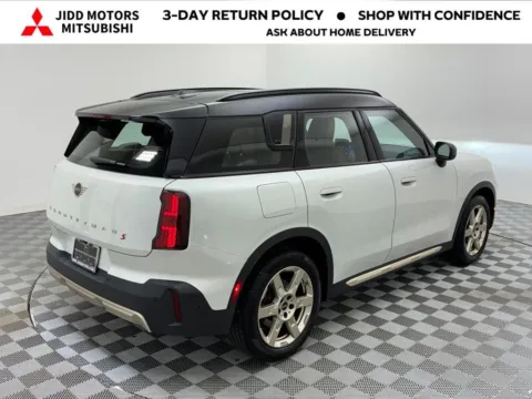 More photos of 2025 MINI Cooper S Countryman Signature Plus at Jidd Motors Mitsubishi, IL