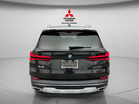 More photos of 2025 BMW X5 xDrive50e at Jidd Motors Mitsubishi, IL