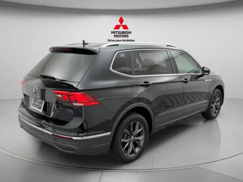 More photos of 2023 Volkswagen Tiguan 2.0T SE at Jidd Motors Mitsubishi, IL