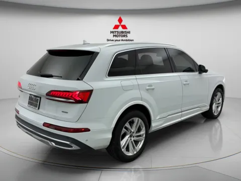 More photos of 2023 Audi Q7 45 Premium Plus at Jidd Motors Mitsubishi, IL