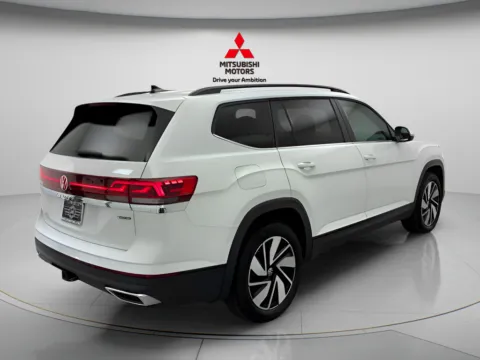 More photos of 2025 Volkswagen Atlas 2.0T SE w/Technology at Jidd Motors Mitsubishi, IL