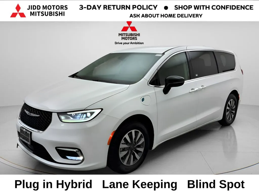 White 2024 Chrysler Pacifica Hybrid Select for sale in Des Plaines, IL