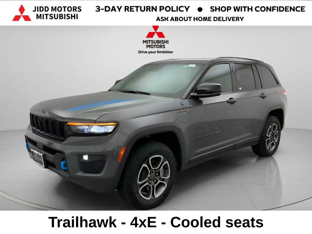 Gray 2023 Jeep Grand Cherokee Trailhawk 4xe for sale in Des Plaines, IL
