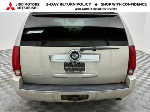 More photos of 2007 Cadillac Escalade at Jidd Motors Mitsubishi, IL