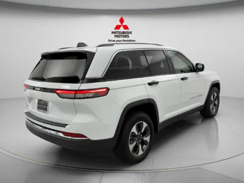 More photos of 2023 Jeep Grand Cherokee 4xe at Jidd Motors Mitsubishi, IL