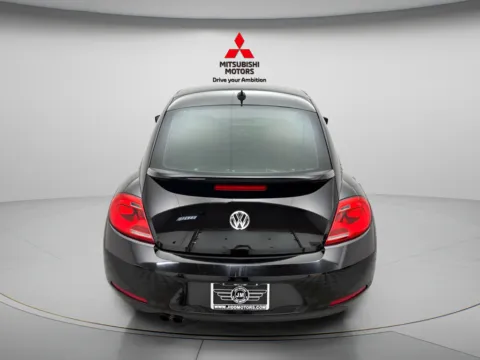 More photos of 2015 Volkswagen Beetle 1.8T Classic at Jidd Motors Mitsubishi, IL