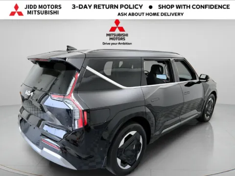 More photos of 2024 Kia EV9 Land at Jidd Motors Mitsubishi, IL